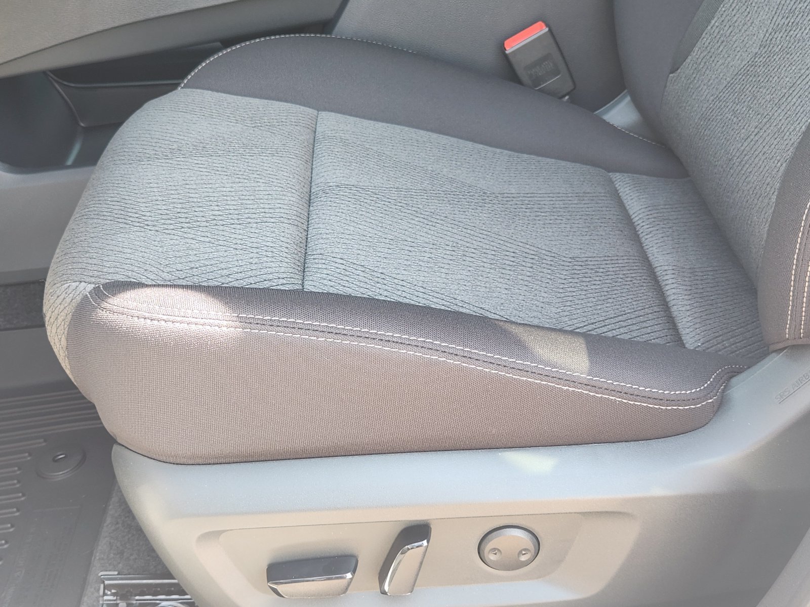 New 2026 Nissan Rogue SV FWD image 22