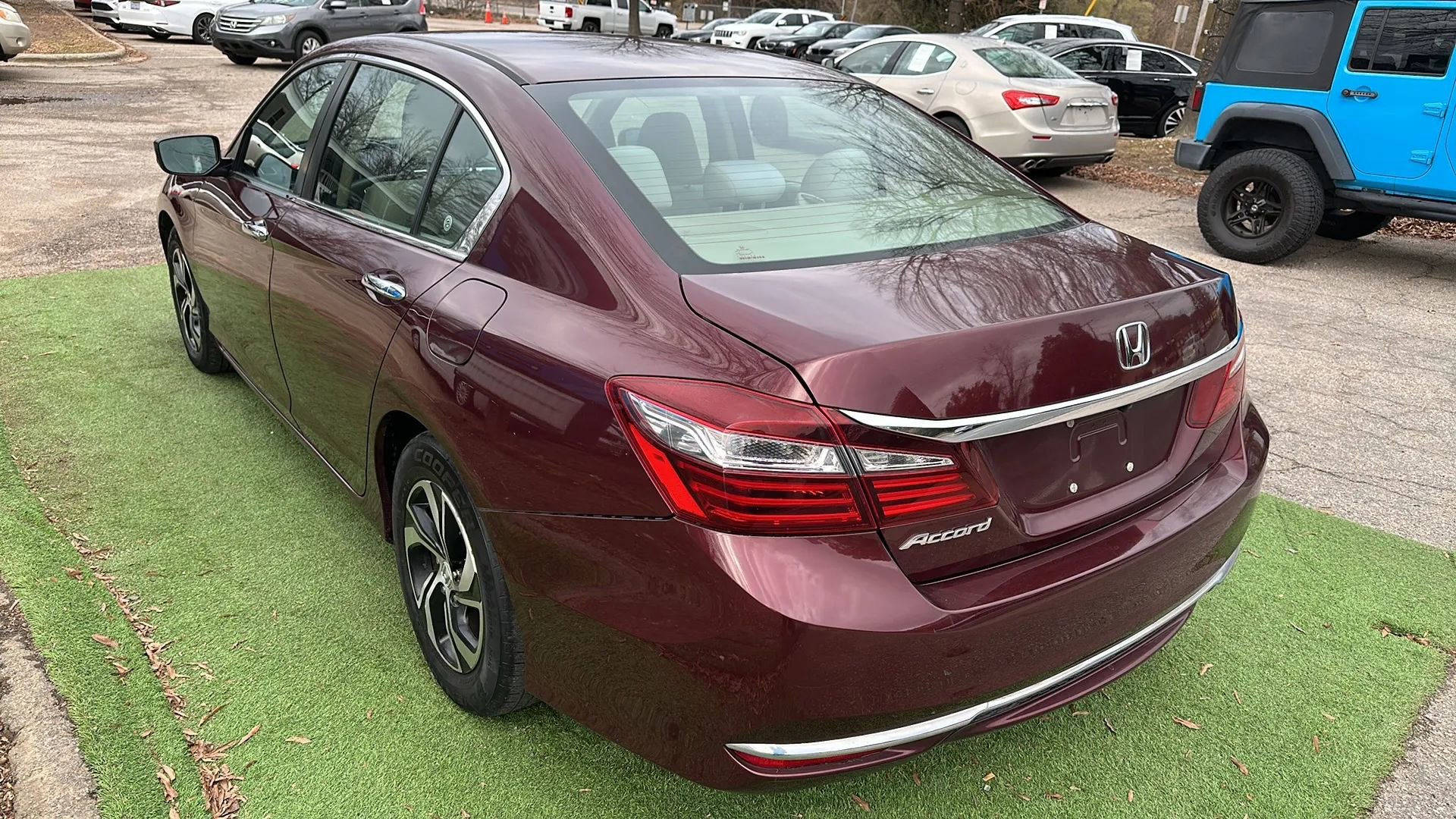 Used 2017 Honda Accord LX image 6
