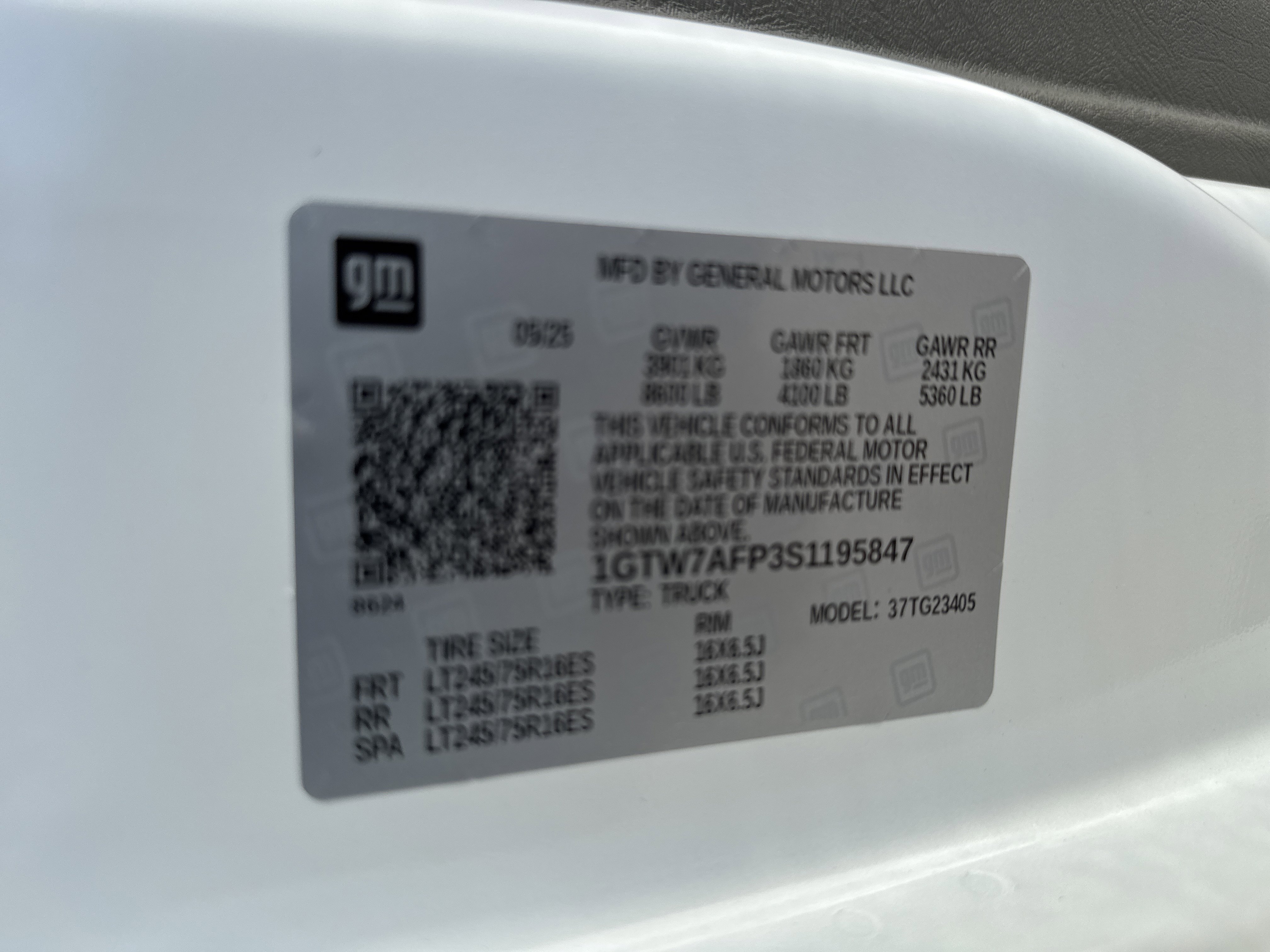 New 2025 GMC Savana 2500 w/ Driver Convenience Package image 34