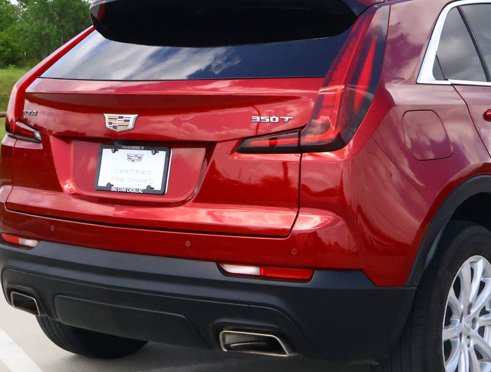 Used 2023 Cadillac XT4 Luxury w/ Cold Weather Package FWD image 11