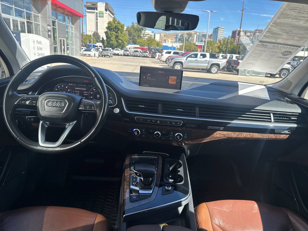 Used 2019 Audi Q7 3.0T Premium Plus w/ Premium Plus Package AWD/4WD image 12