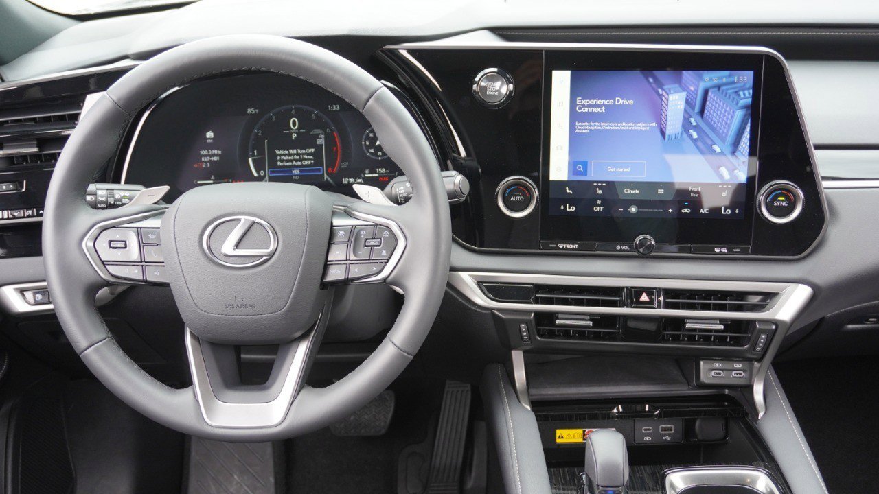 Used 2025 Lexus RX 350 FWD w/ Technology Package image 27