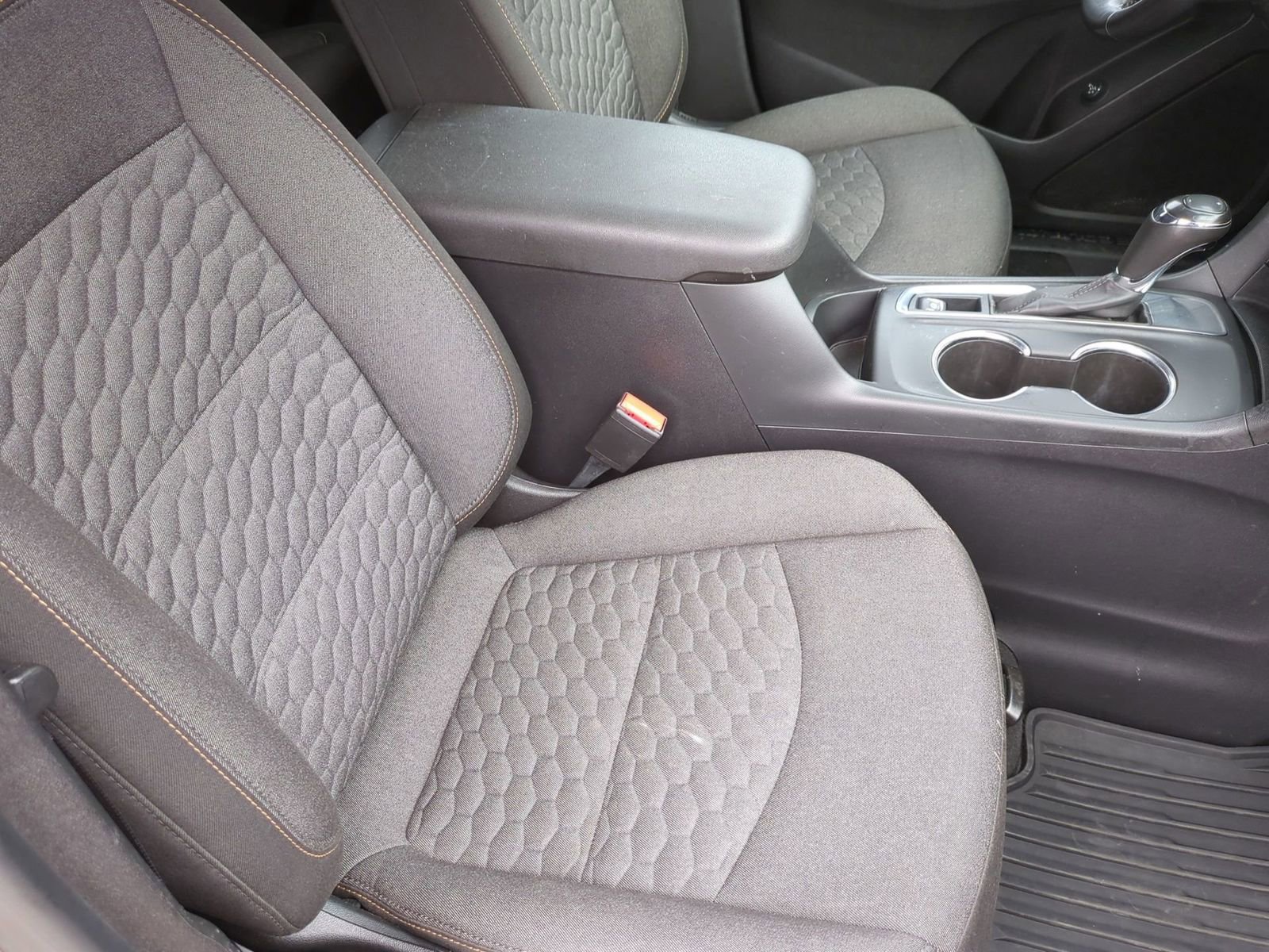 Used 2019 Chevrolet Equinox LT w/ Driver Convenience Package image 27