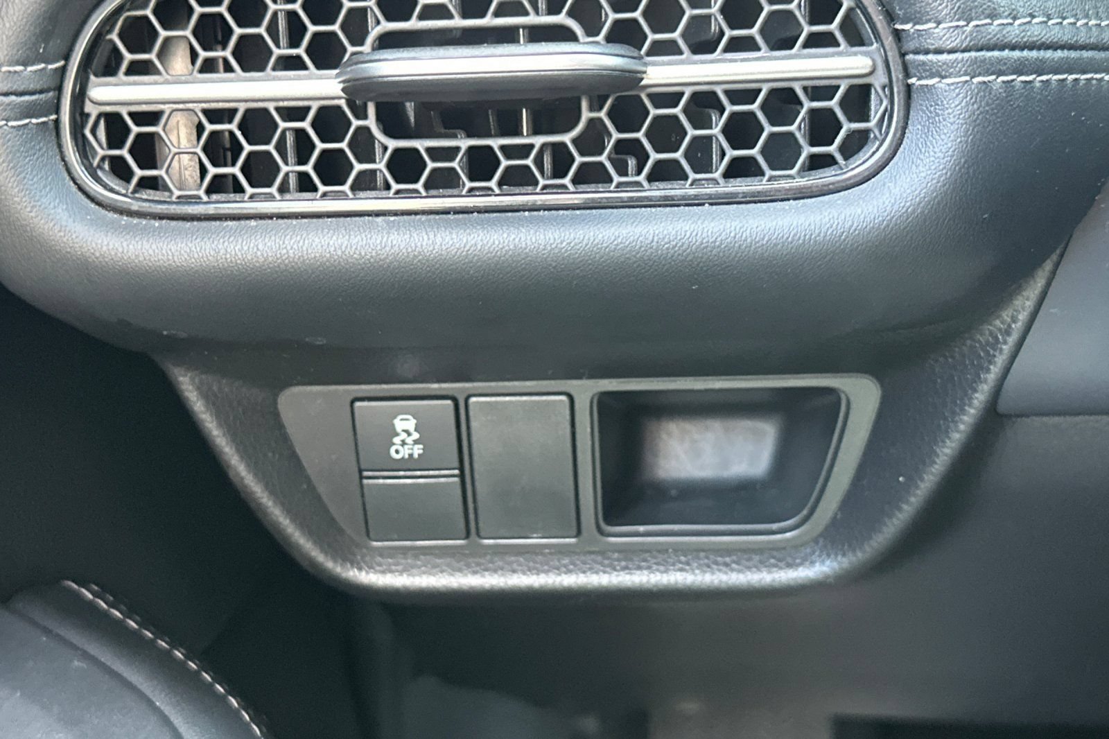 Used 2023 Honda HR-V EX-L image 32