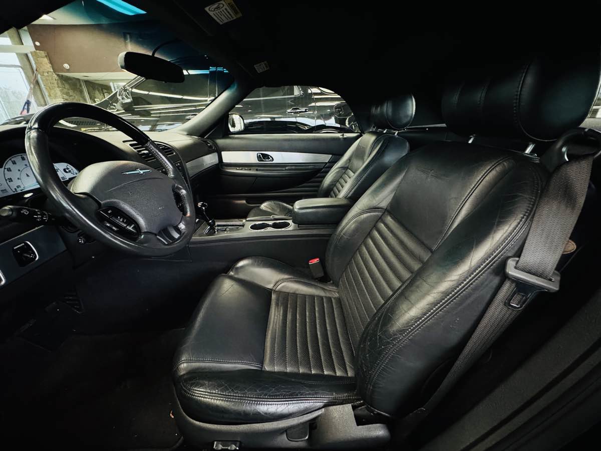 Used 2002 Ford Thunderbird Deluxe image 22