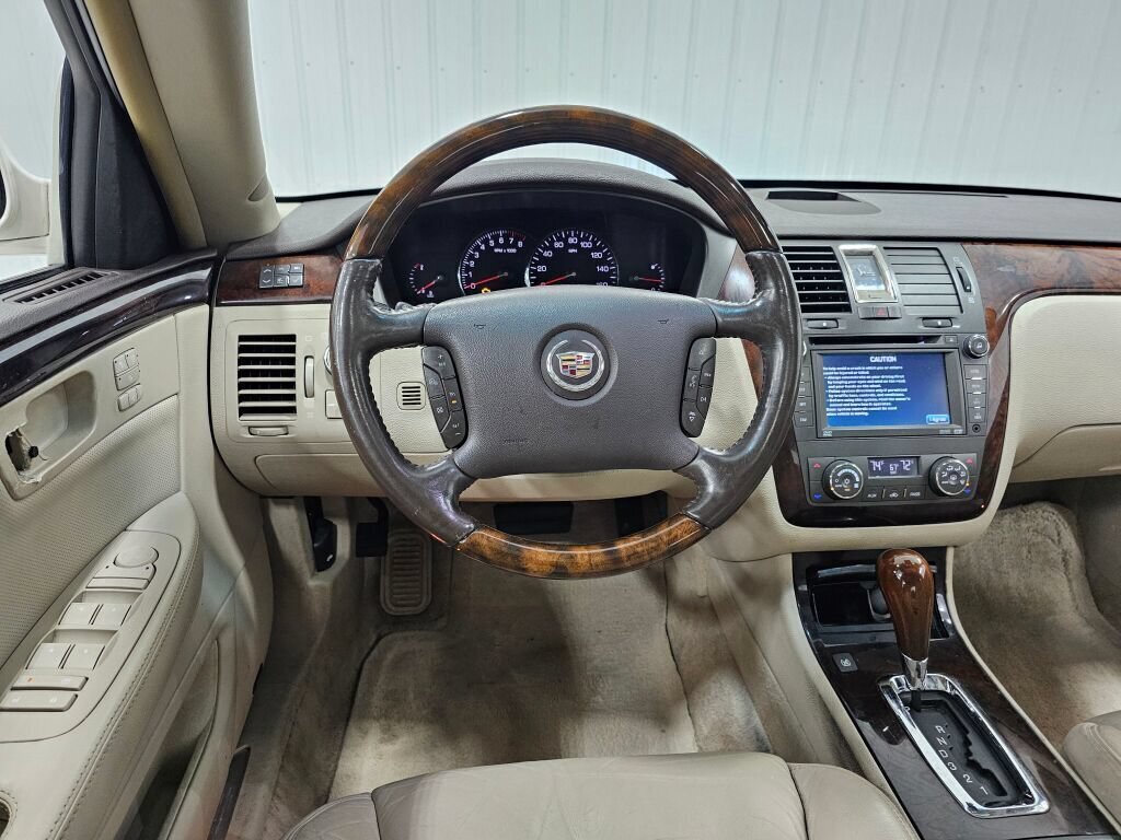 Used 2009 Cadillac DTS FWD image 14