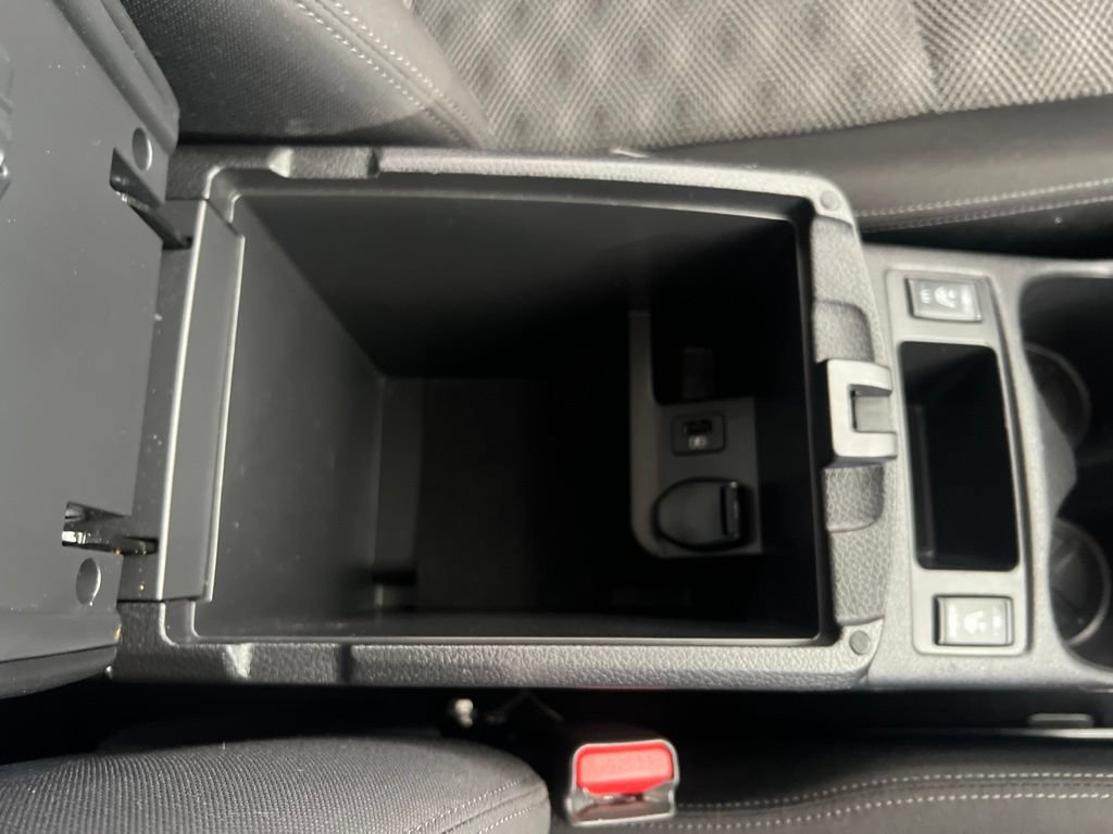 Used 2022 Nissan Rogue Sport SV AWD/4WD image 25