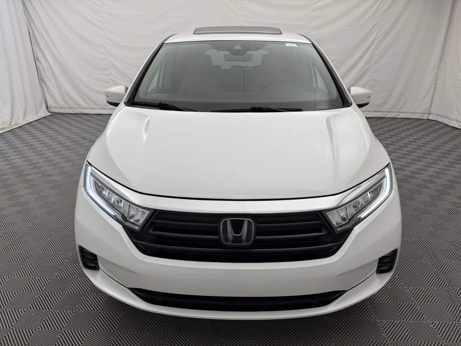 Used 2021 Honda Odyssey Touring image 3