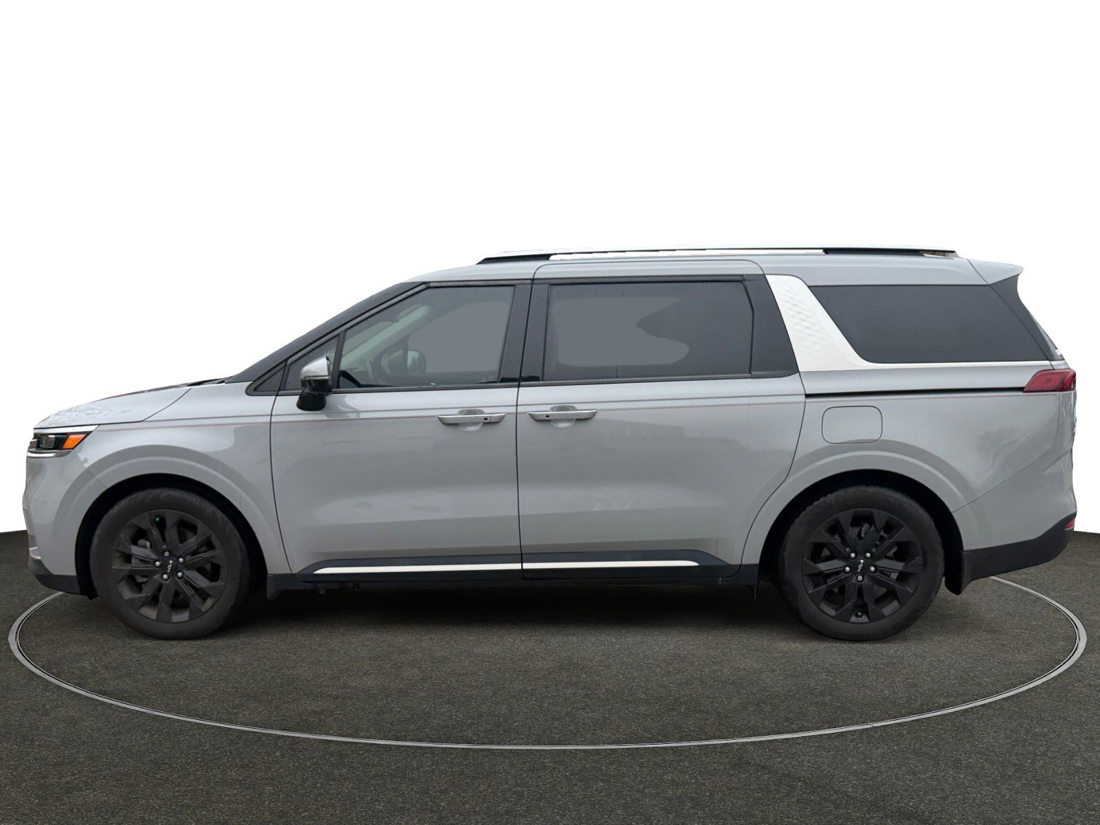 Used 2024 Kia Carnival SX Prestige image 2