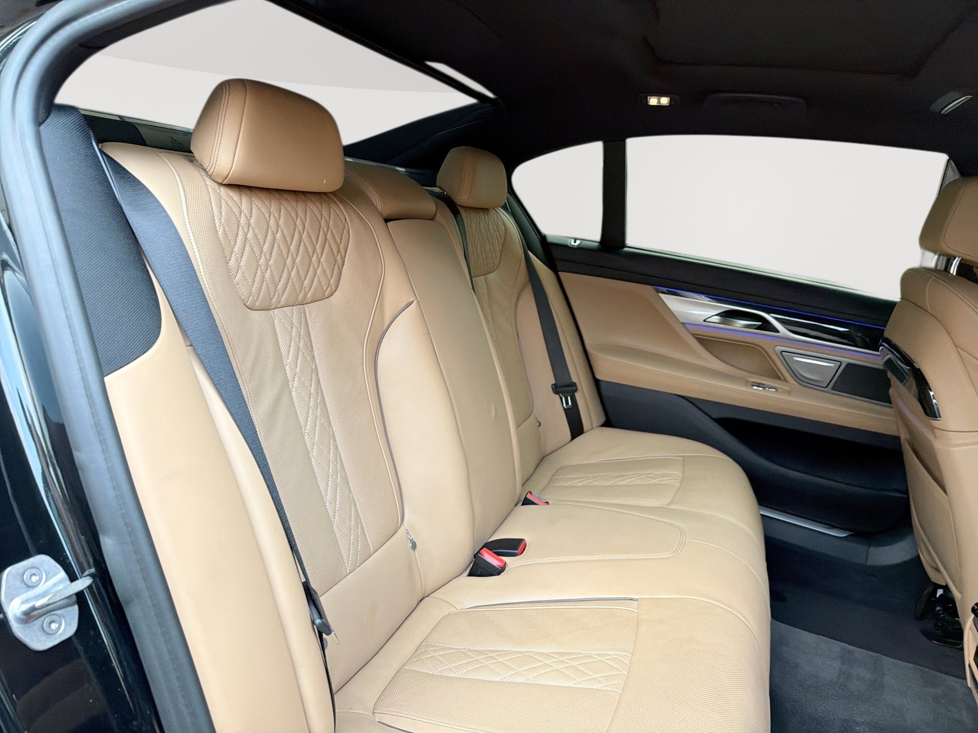 Used 2020 BMW 750i xDrive w/ Executive Package AWD/4WD image 27
