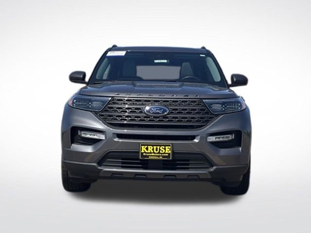 Certified 2021 Ford Explorer XLT w/ Equipment Group 202A AWD/4WD image 40