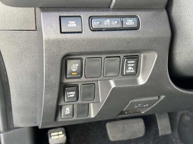Used 2024 Nissan Frontier SL w/ Technology Package RWD image 17