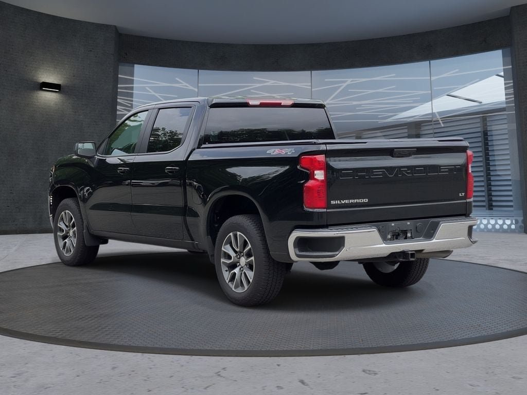 Used 2024 Chevrolet Silverado 1500 LT AWD/4WD image 3