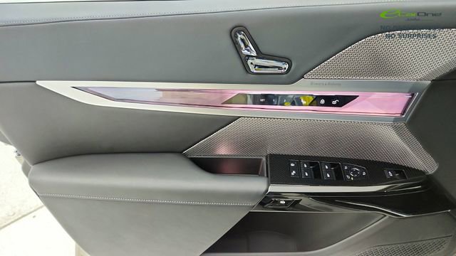Used 2024 BMW i7 M70 w/ Executive Package image 35