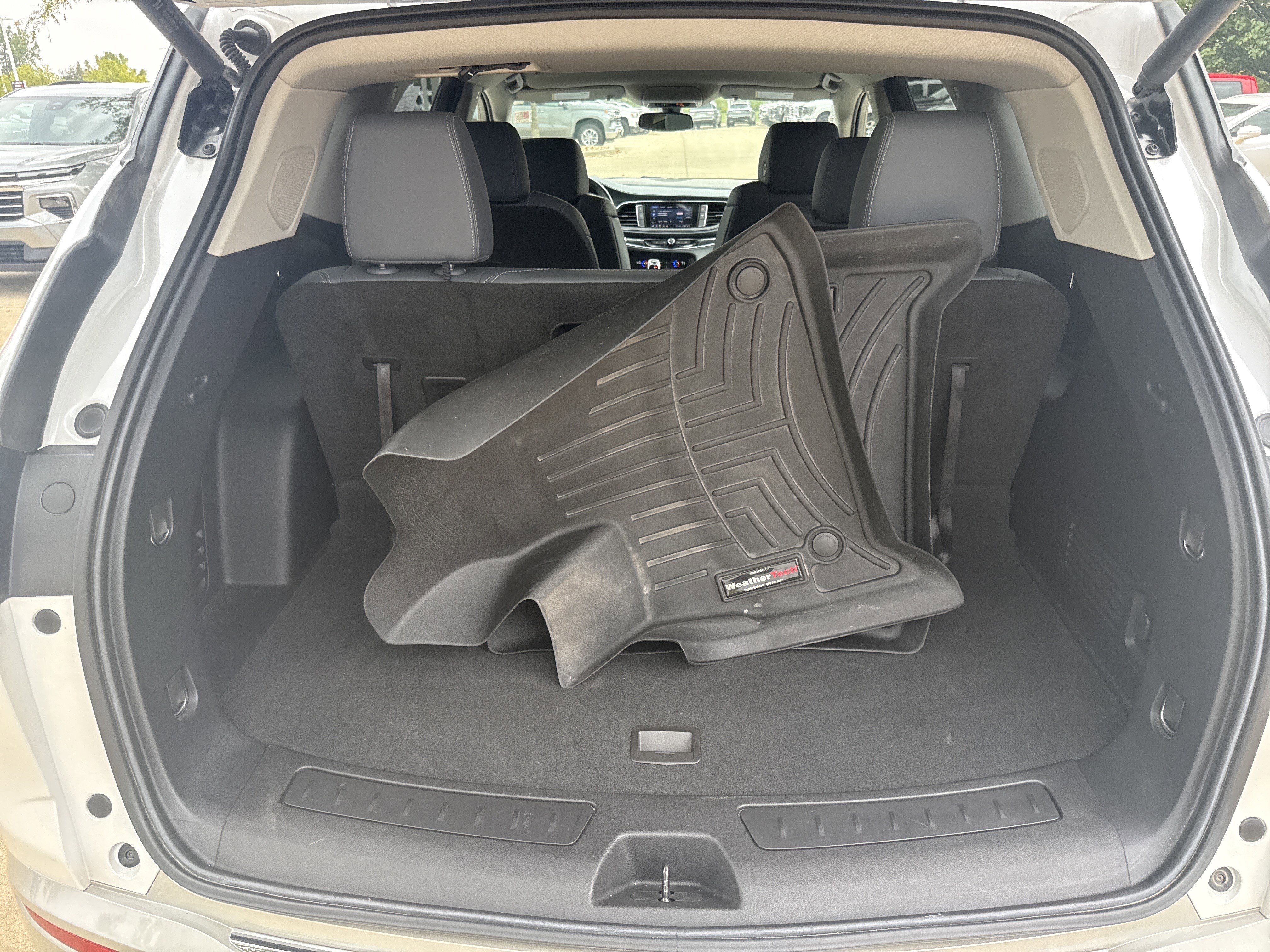 Used 2020 Buick Enclave Essence w/ Sound and Sites Package image 7