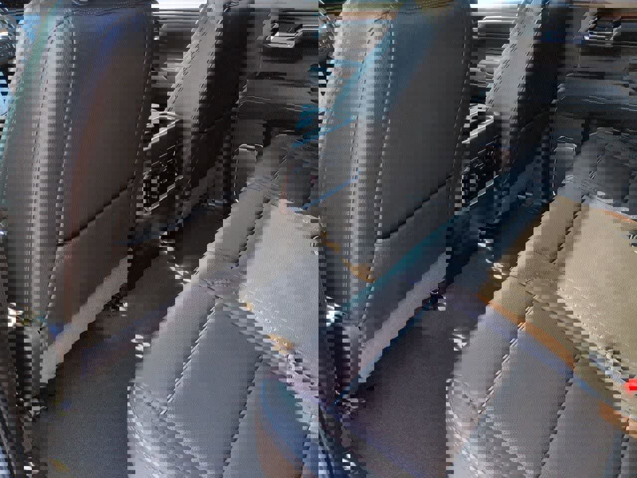 Used 2024 GMC Sierra 1500 Denali w/ Technology Package AWD/4WD image 18