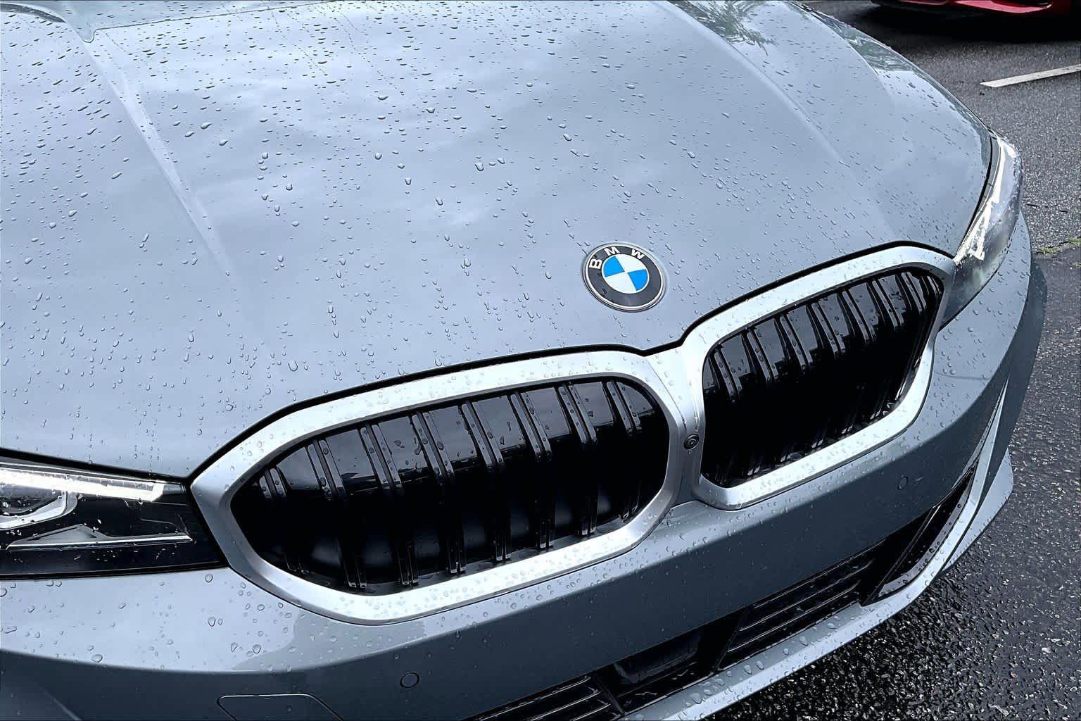 Certified 2025 BMW 330i Sedan RWD image 30