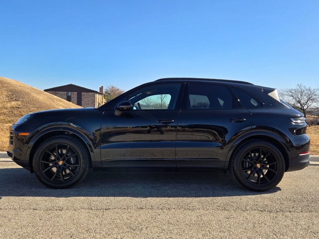 Certified 2025 Porsche Cayenne image 2