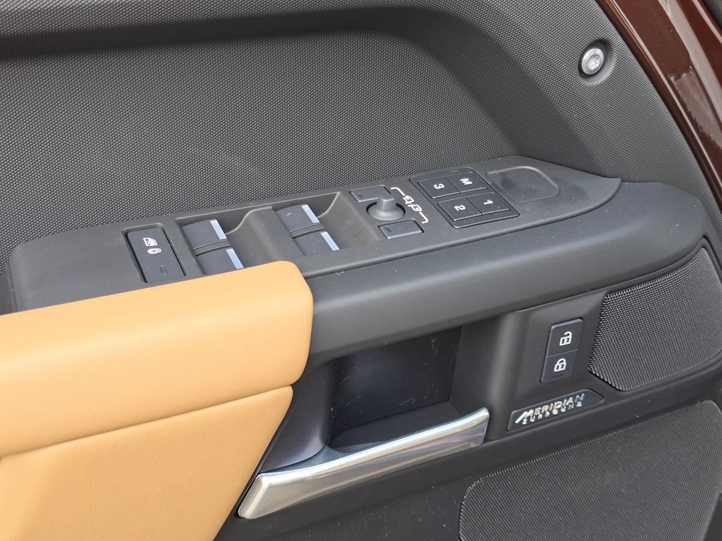 New 2026 Land Rover Defender 130 X-Dynamic SE AWD/4WD image 40