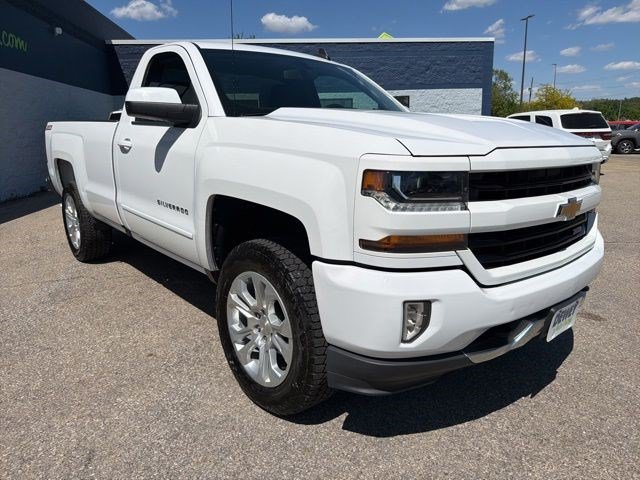 Used 2018 Chevrolet Silverado 1500 LT w/ LT Convenience Package AWD/4WD image 7