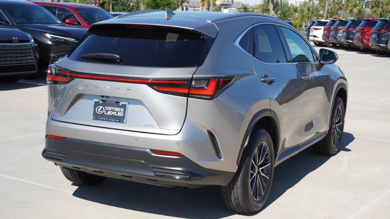 Used 2025 Lexus NX 250 FWD w/ Towing Package (2000 Lbs) image 6