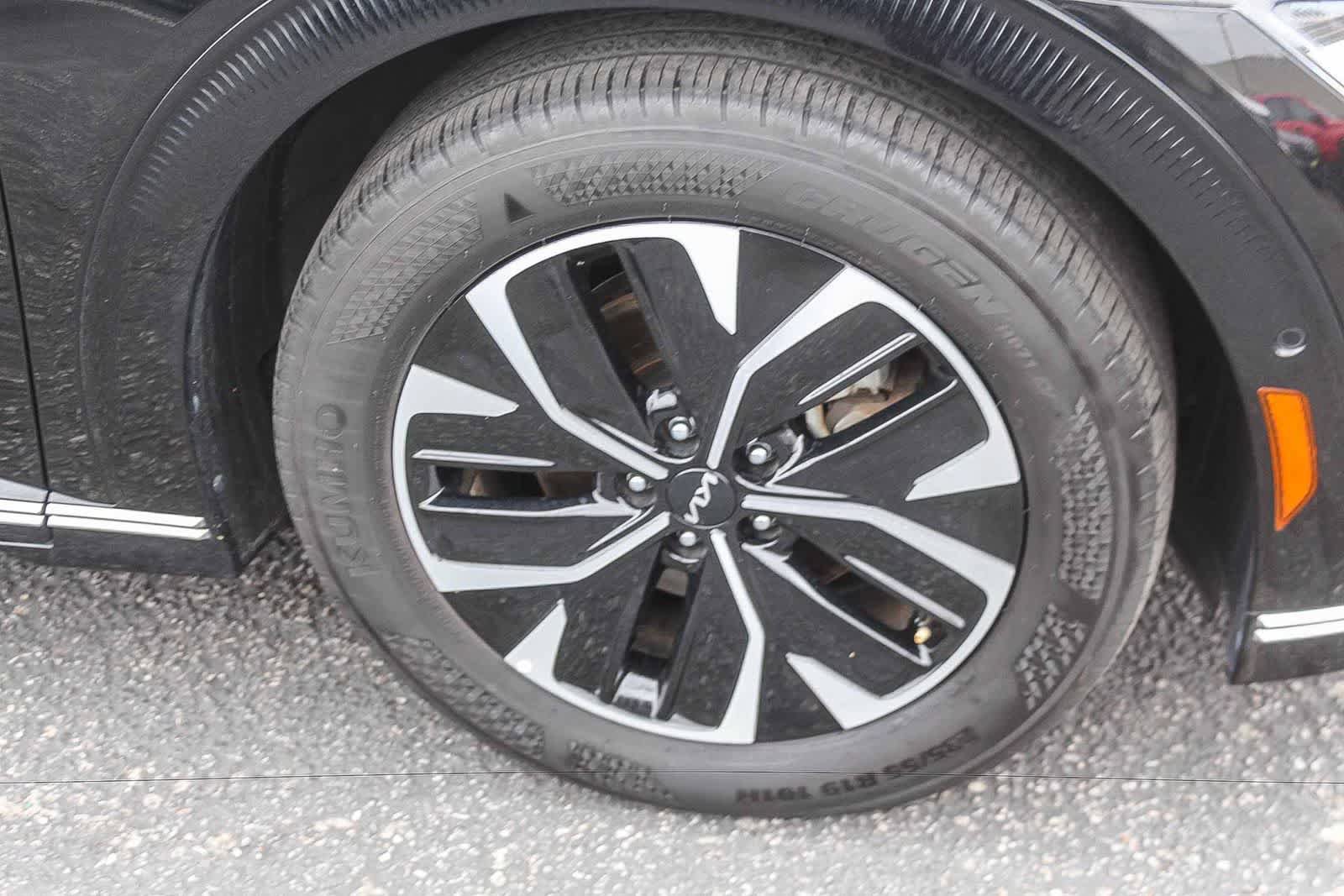 Used 2024 Kia EV6 Wind w/ Wind Technology Package RWD image 13