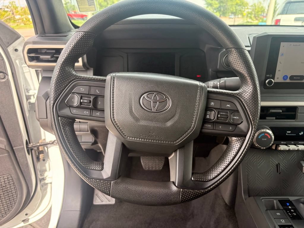 Used 2025 Toyota Tacoma SR AWD/4WD image 21