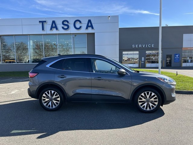 Used 2022 Ford Escape Titanium w/ Class II Trailer Tow Package image 8