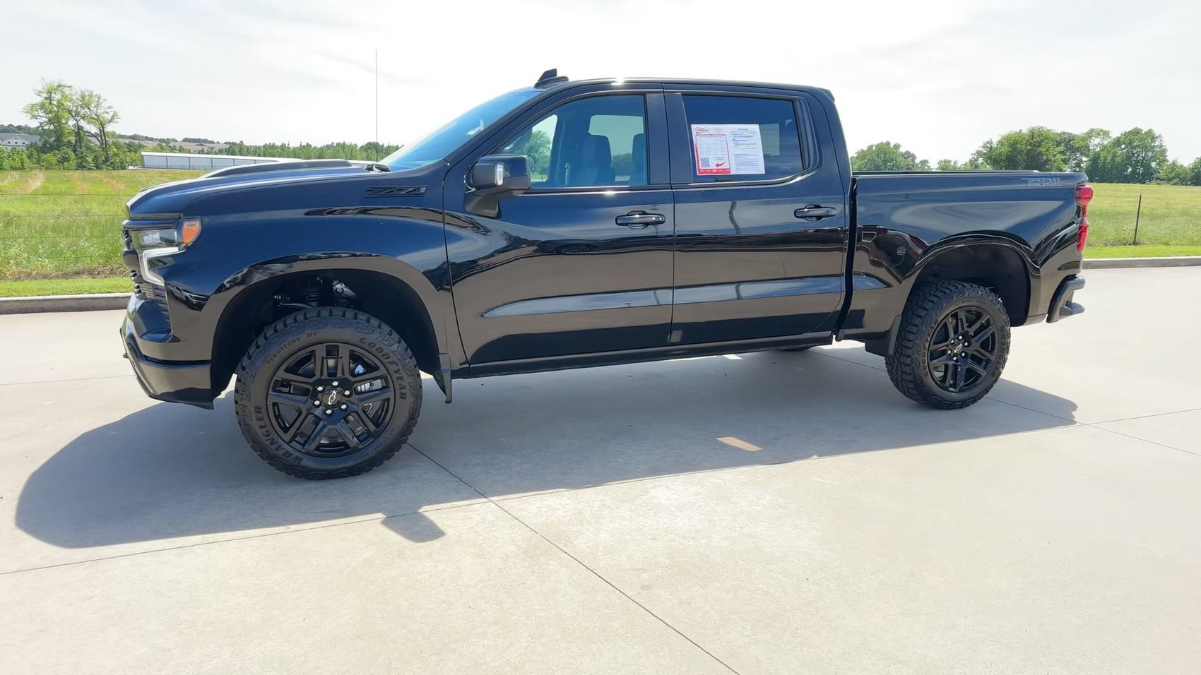 Used 2026 Chevrolet Silverado 1500 LT Trail Boss w/ LT Trail Boss Premium Package AWD/4WD image 5