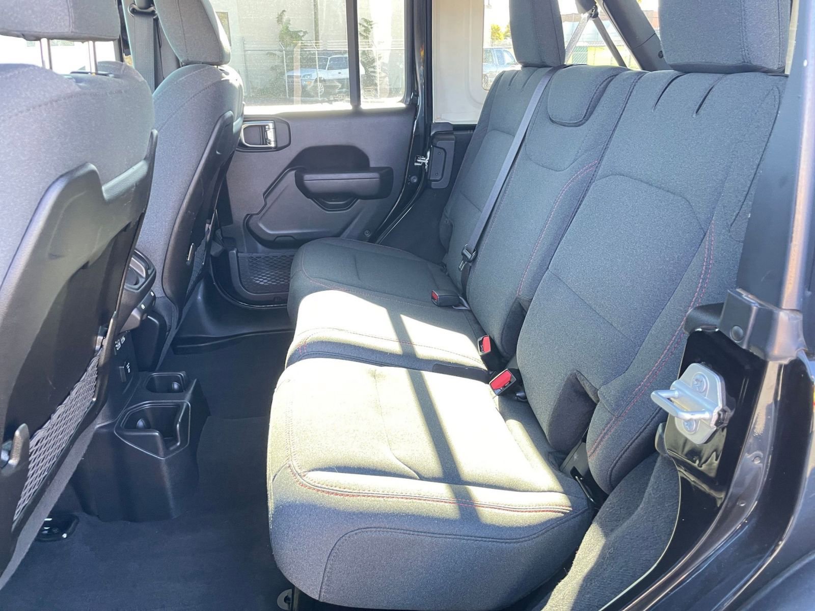Used 2025 Jeep Wrangler Unlimited Rubicon image 25