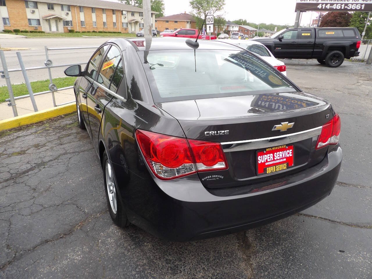 Used 2016 Chevrolet Cruze LT FWD image 2