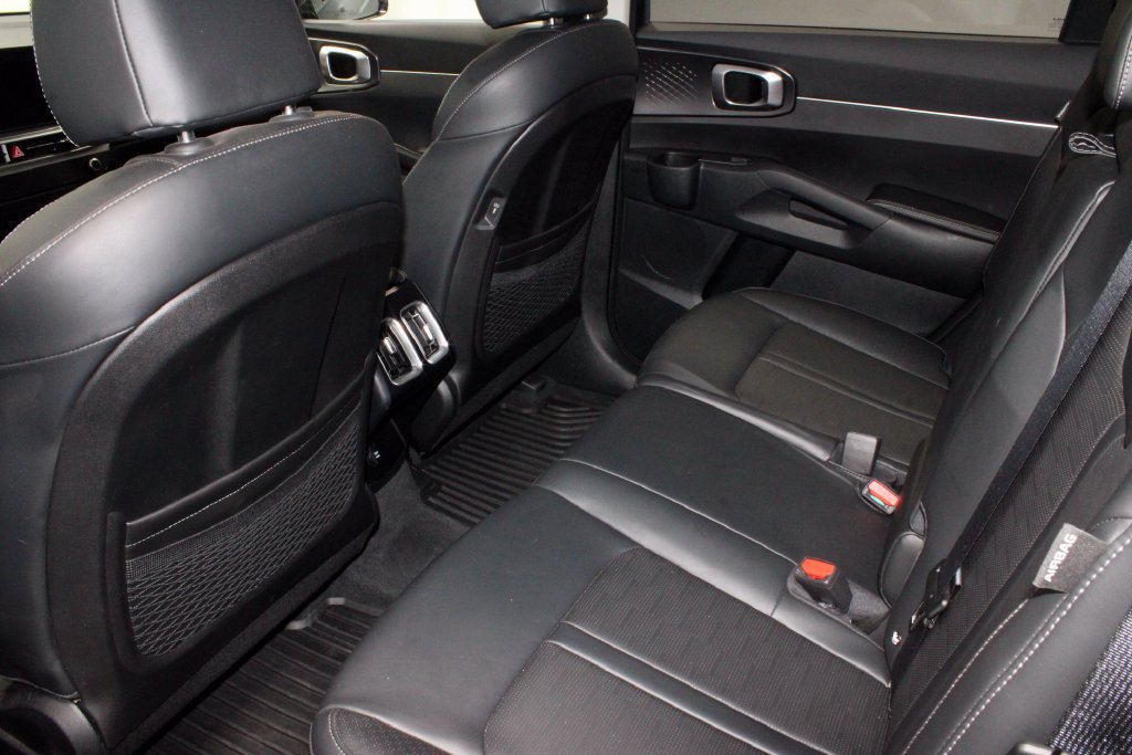 Used 2024 Kia Sorento S FWD image 22