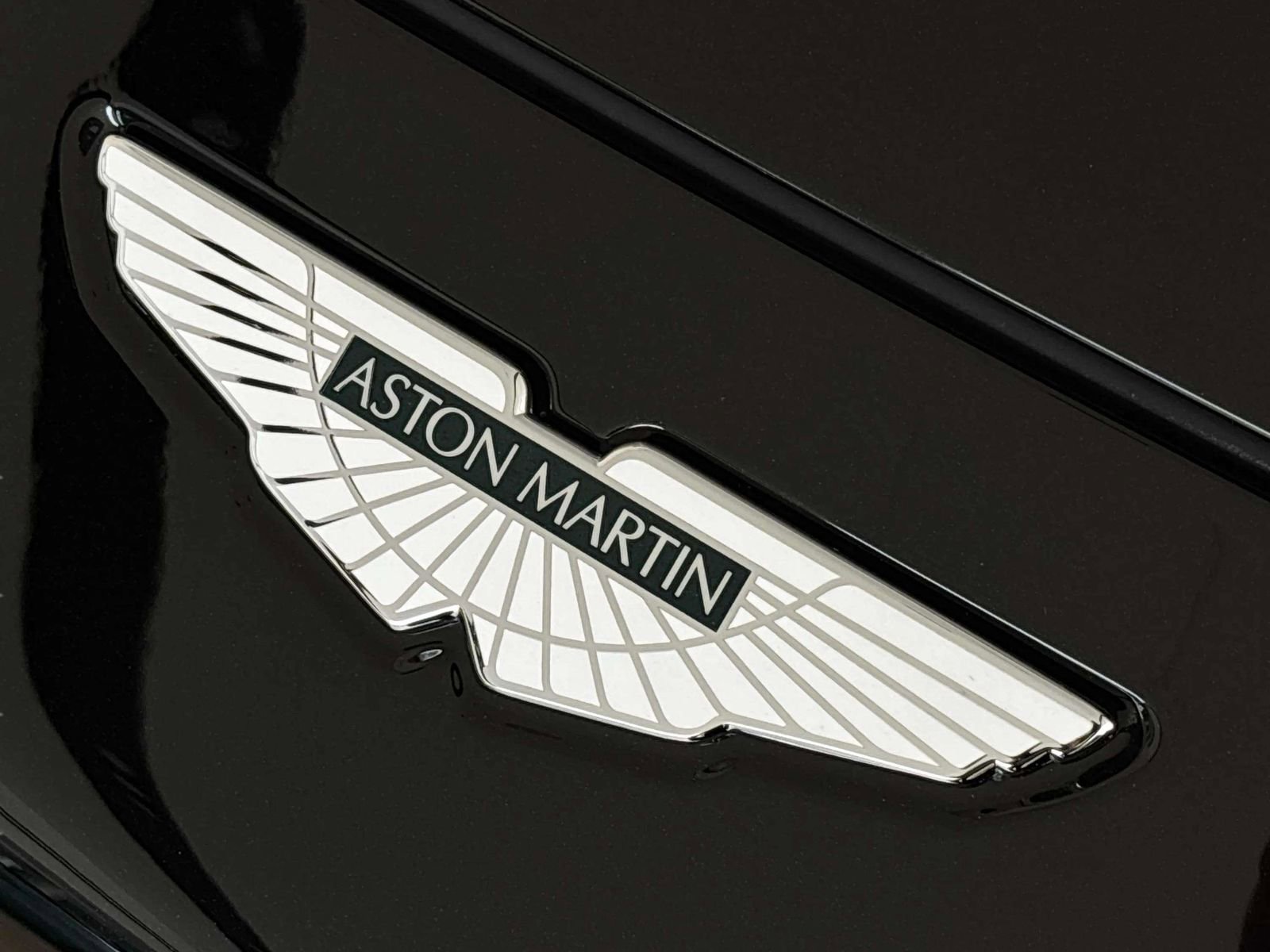 Used 2024 Aston Martin DBX image 55
