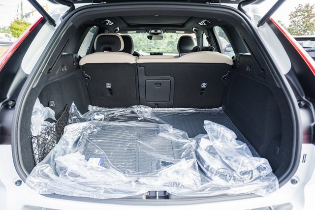 New 2026 Volvo XC60 T8 Plus w/ Protection Package Premier image 9