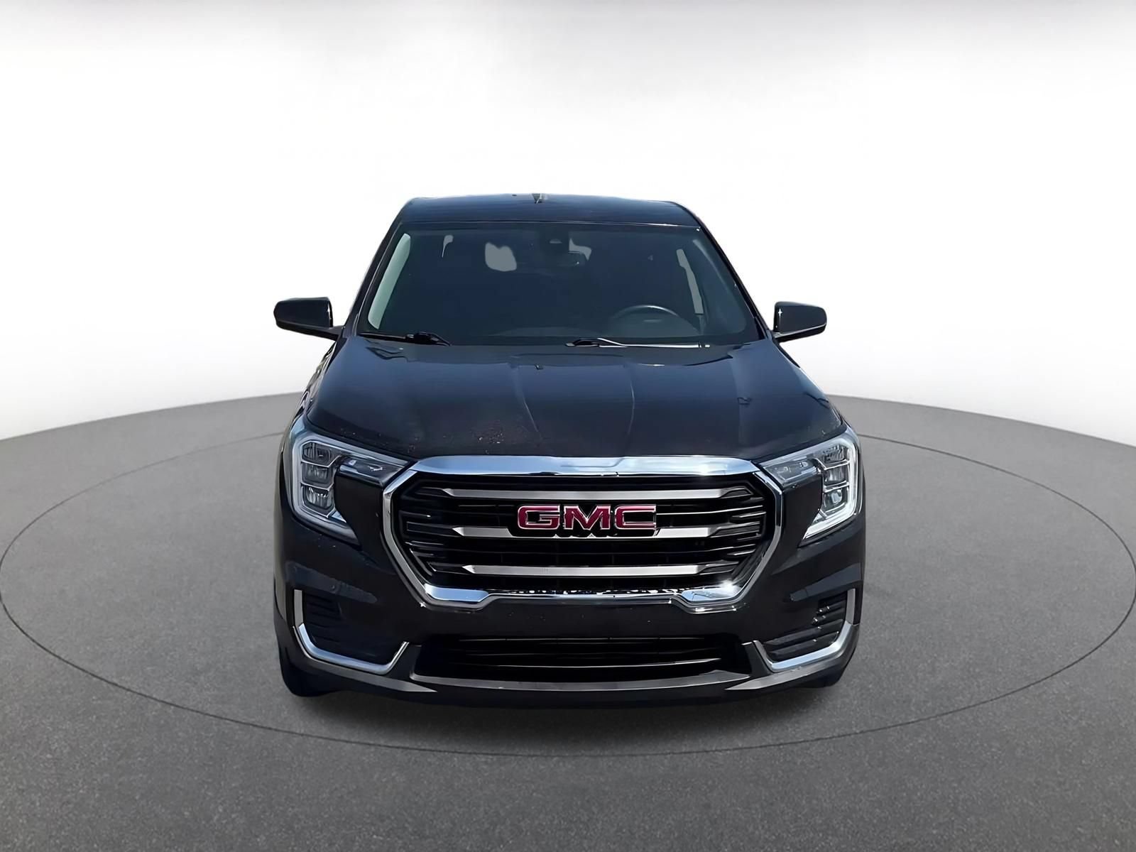 Used 2024 GMC Terrain SLE FWD image 4