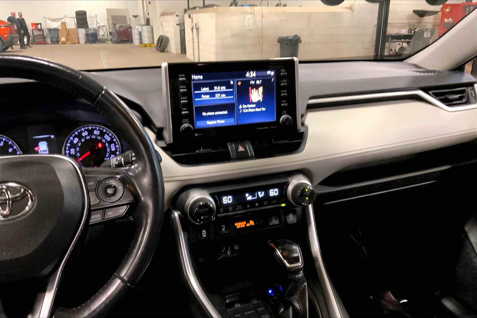Used 2020 Toyota RAV4 XLE w/ Convenience Package AWD/4WD image 7