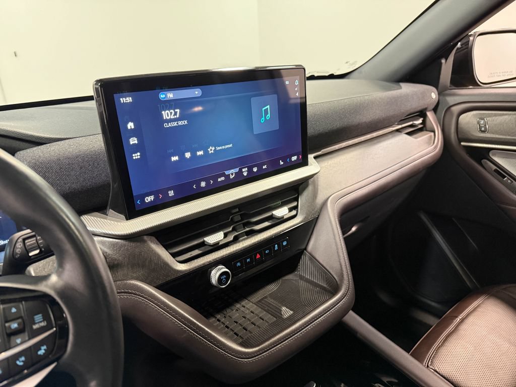 Used 2025 Ford Explorer Platinum w/ LUX Leather Package AWD/4WD image 79
