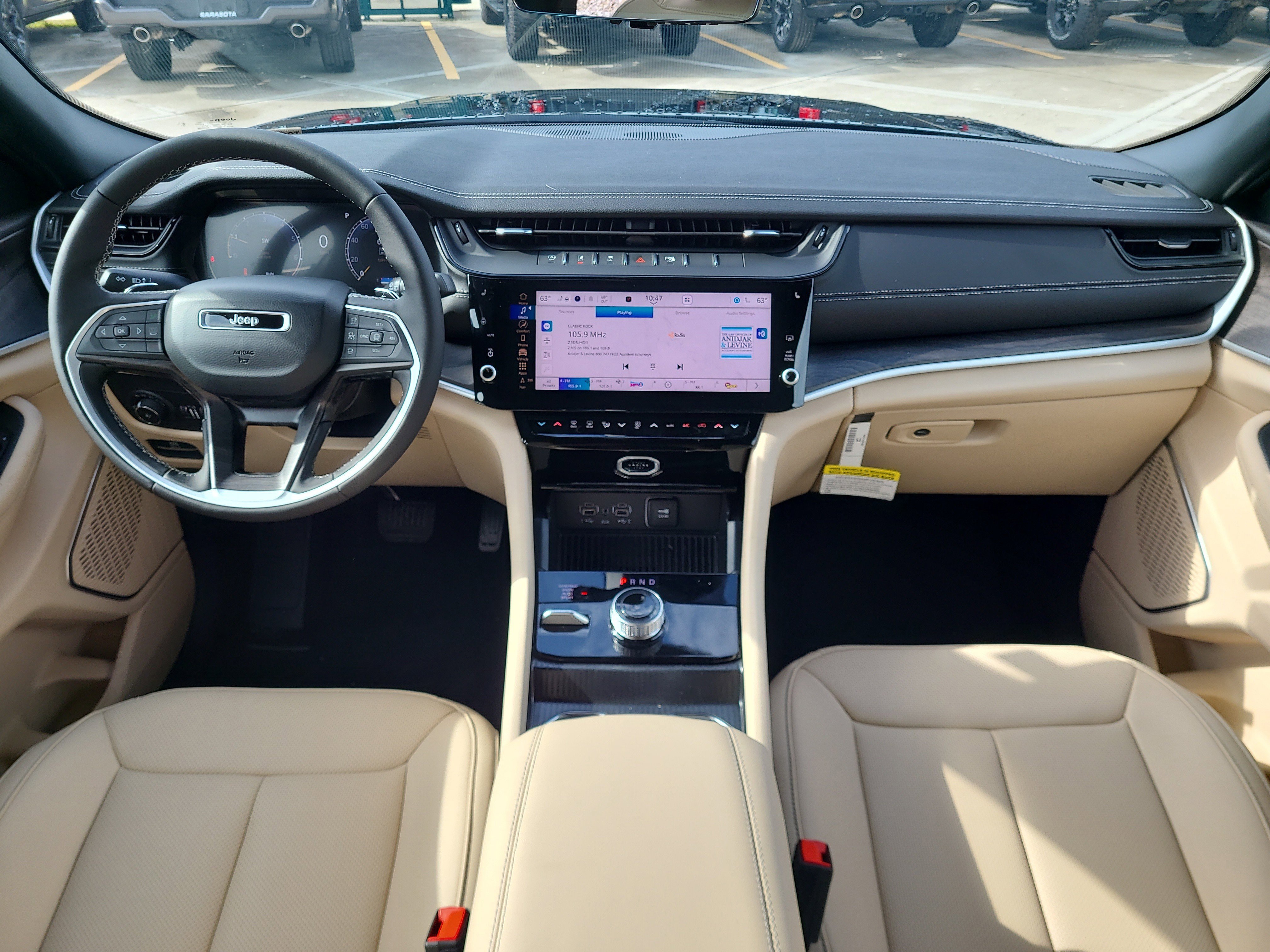 New 2026 Jeep Grand Cherokee Limited w/ Luxury Tech Group II AWD/4WD image 8