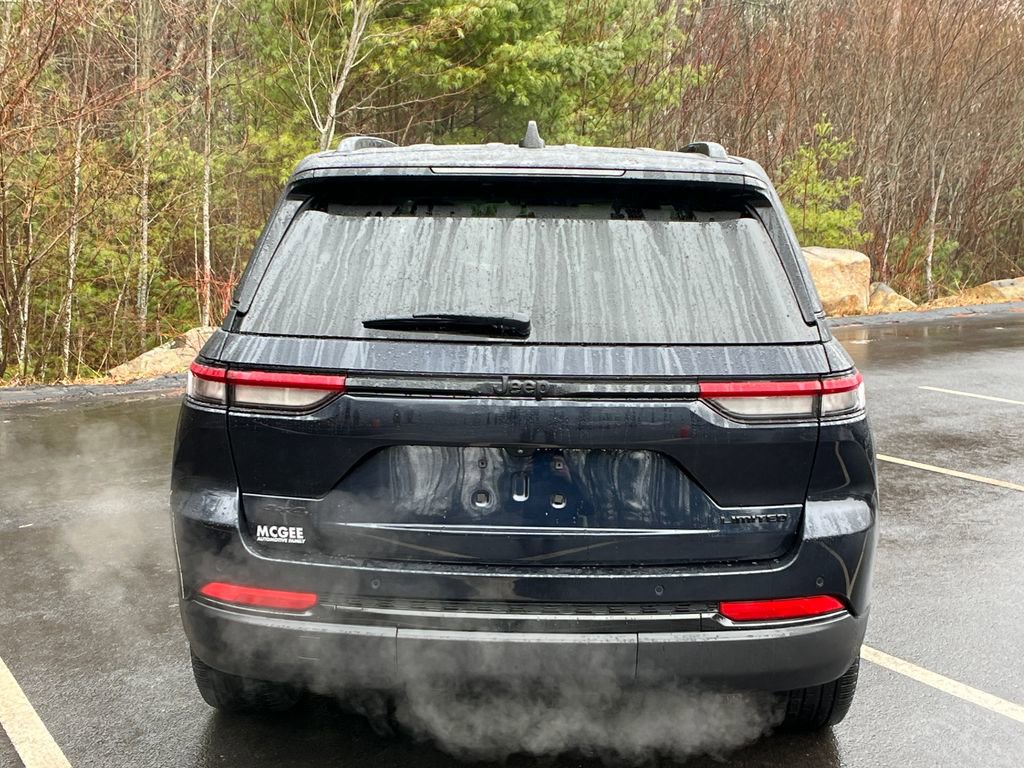 Used 2024 Jeep Grand Cherokee Limited w/ Black Appearance Package image 4