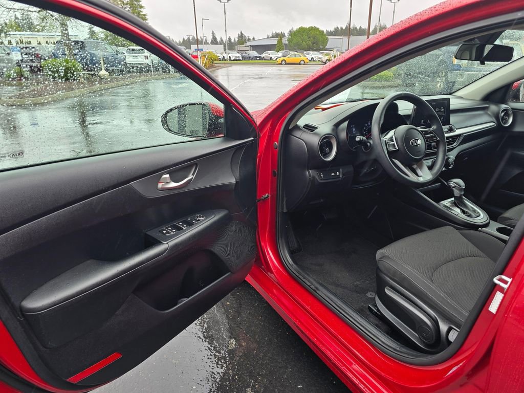 Certified 2020 Kia Forte LXS FWD image 7