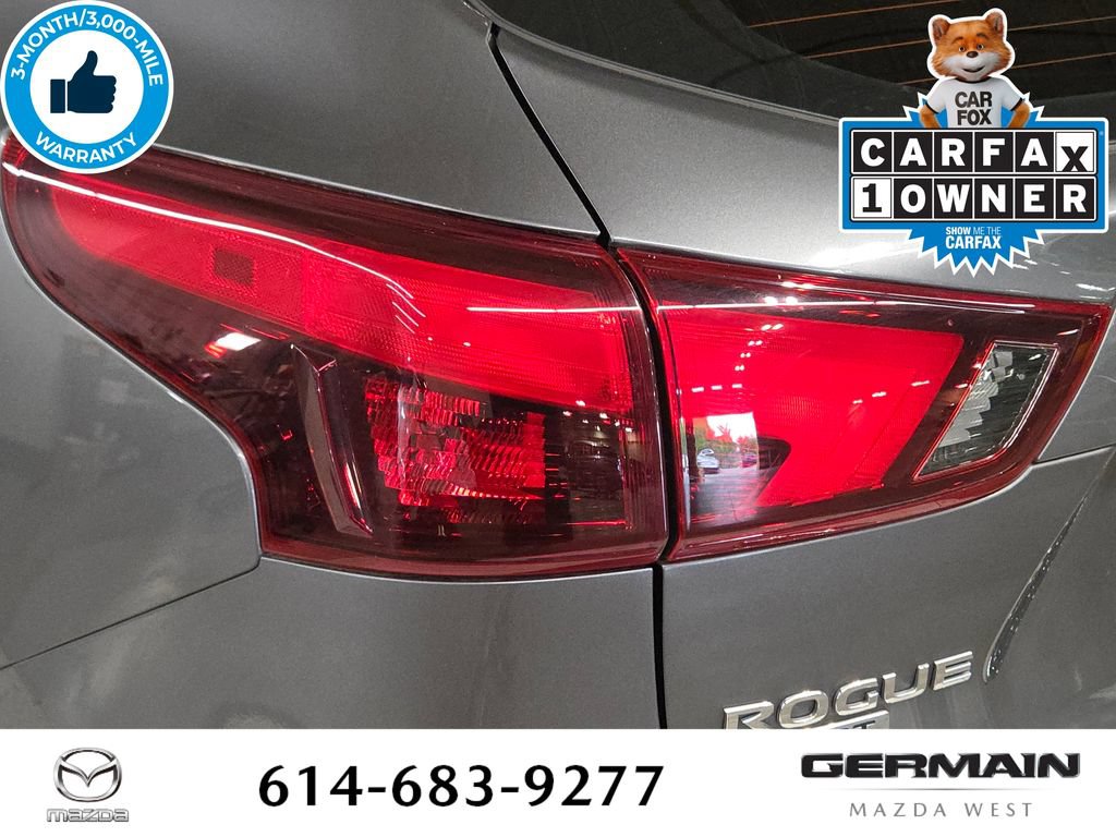 Used 2018 Nissan Rogue Sport SV AWD/4WD image 17