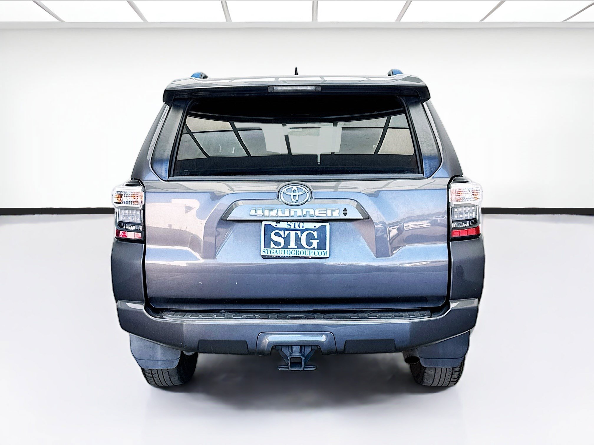 Used 2021 Toyota 4Runner SR5 Premium w/ Moonroof Package RWD image 5