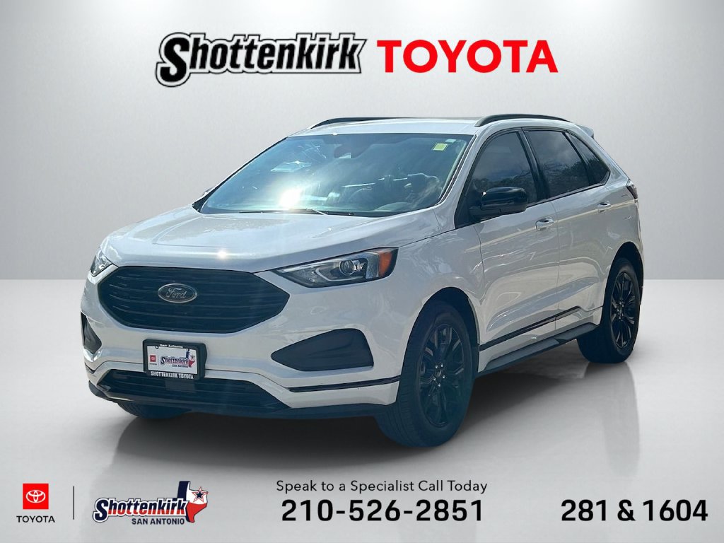 Used 2022 Ford Edge SE w/ Black Appearance Package
