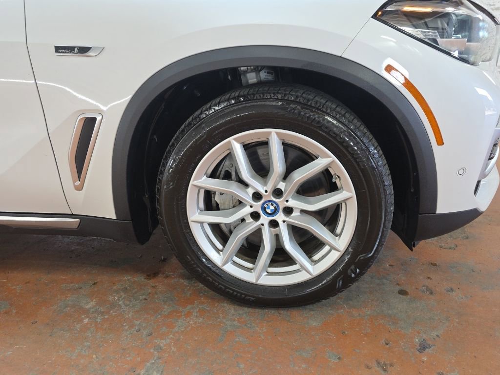 Used 2022 BMW X5 xDrive45e image 9
