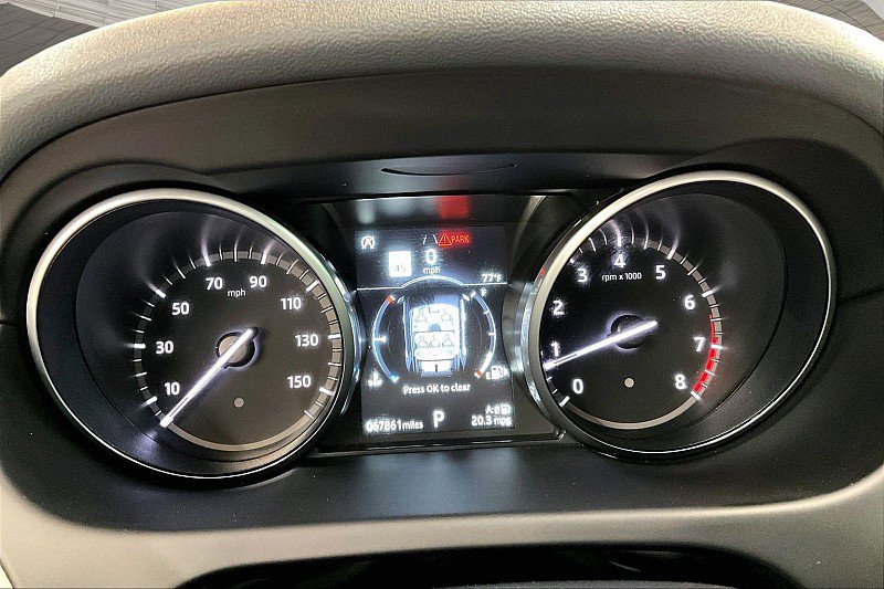 Used 2018 Land Rover Discovery Sport HSE image 21