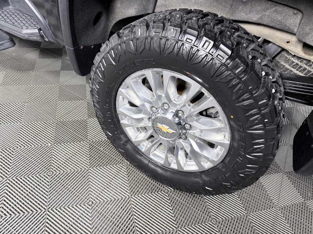 Used 2023 Chevrolet Silverado 2500 High Country image 12