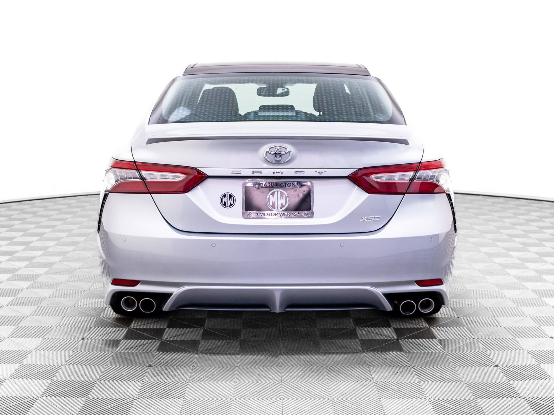 Used 2018 Toyota Camry XSE image 5