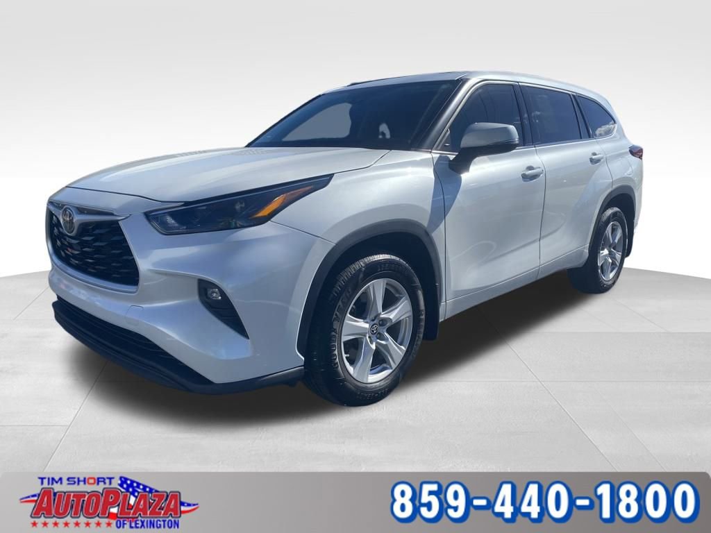 Used 2022 Toyota Highlander LE