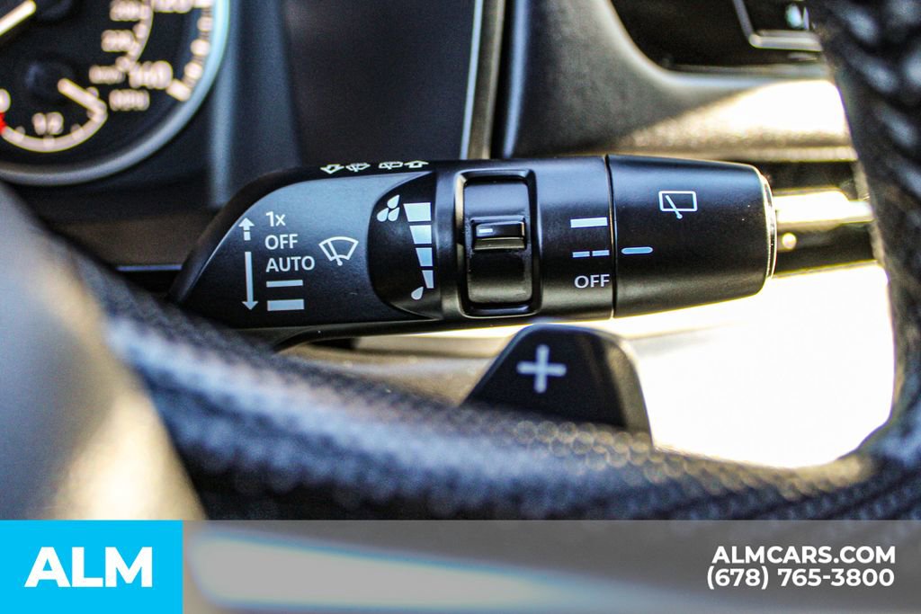 Used 2025 Mitsubishi Outlander SE image 32