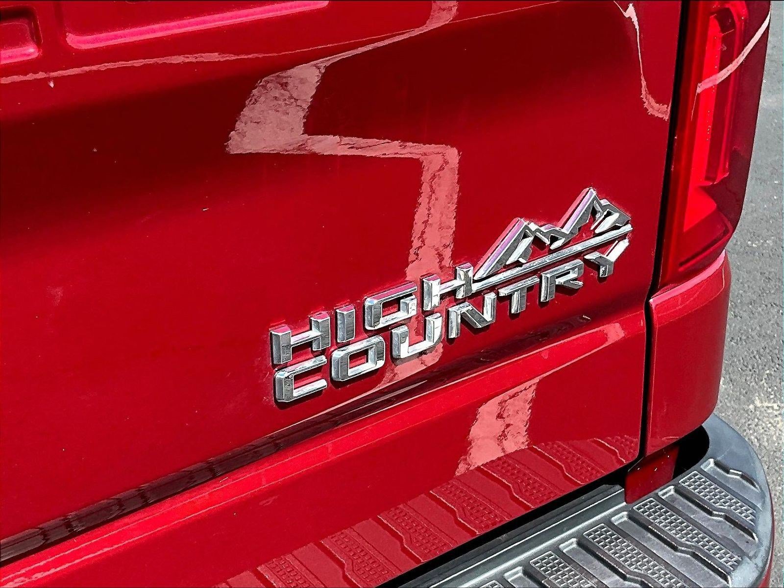 Used 2020 Chevrolet Silverado 1500 High Country w/ Technology Package AWD/4WD image 25